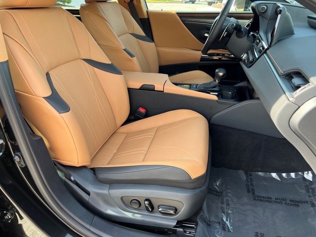2024 Lexus ES 300h Luxury LUXURY