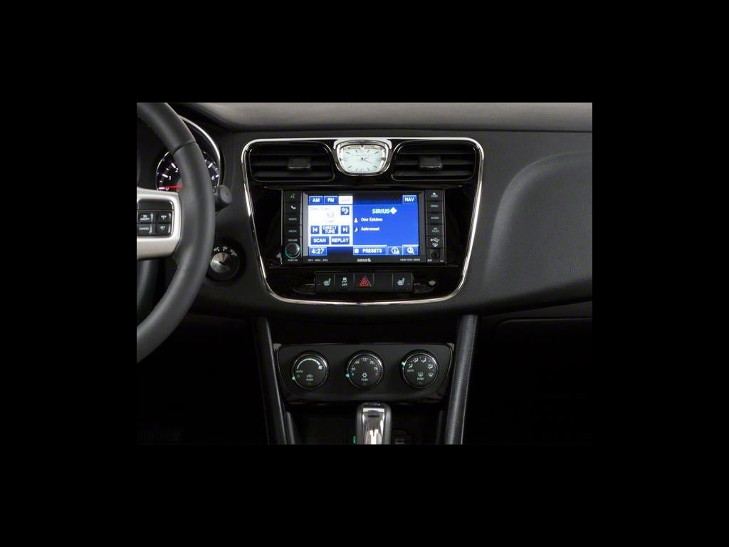 2013 Chrysler 200 Touring