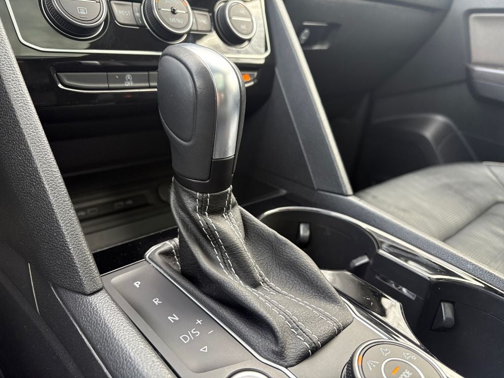 2022 Volkswagen Atlas 3.6L V6 SEL Premium R-Line