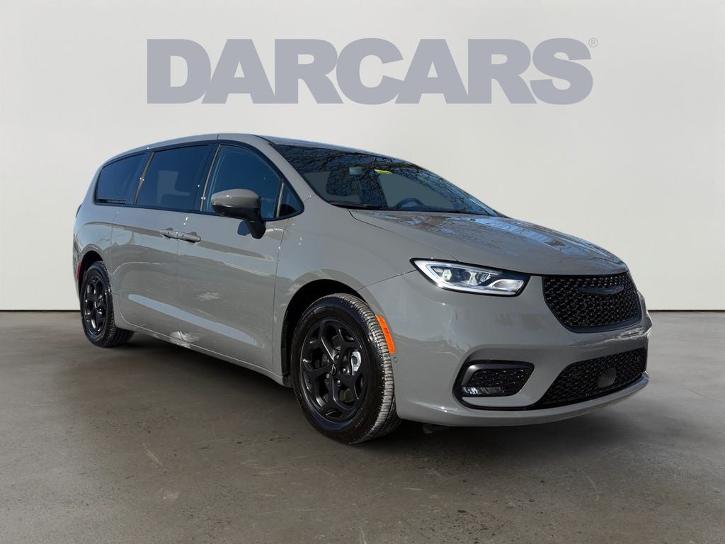 2023 Chrysler Pacifica Hybrid Touring L