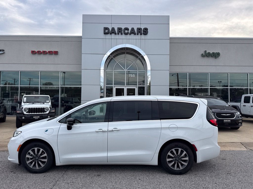 2024 Chrysler Pacifica Hybrid Select