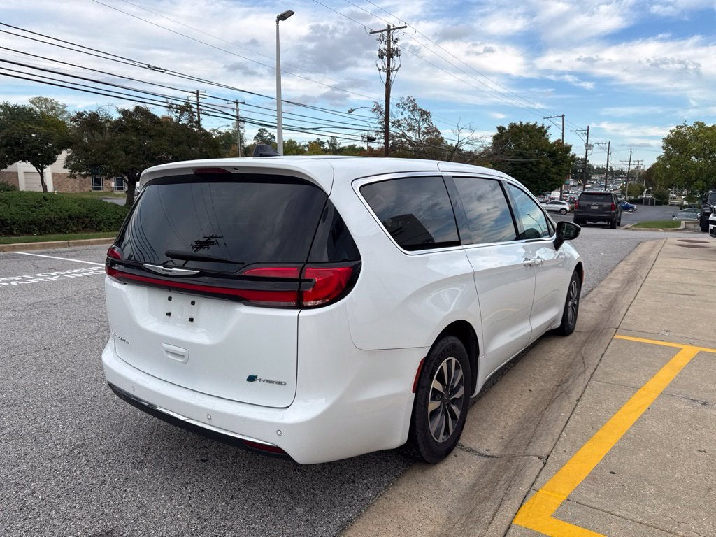 2024 Chrysler Pacifica Hybrid Select
