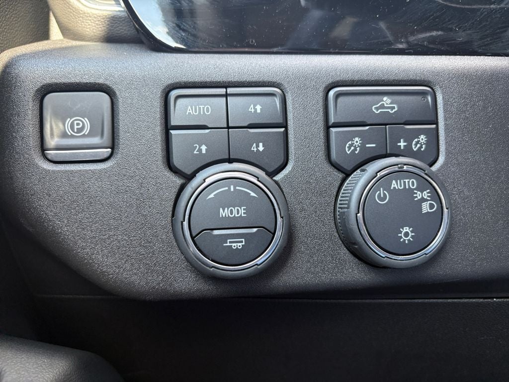 2025 Chevrolet Silverado 1500 LT LT1