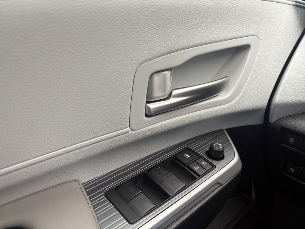 2025 Toyota Sienna XLE 7 Passenger