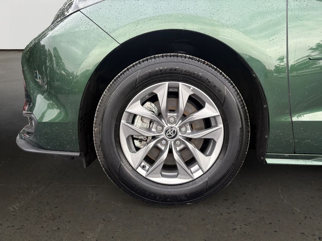 2025 Toyota Sienna XLE 7 Passenger
