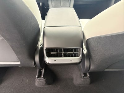 2024 Tesla Model Y Performance