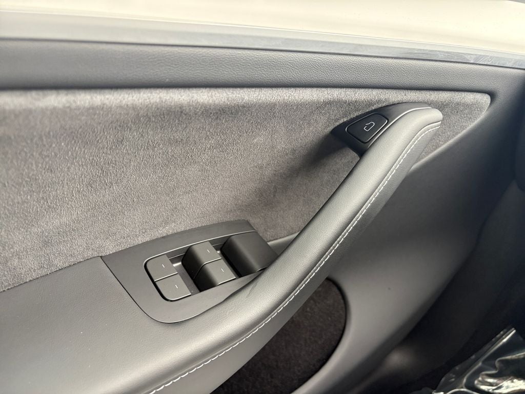 2024 Tesla Model Y Performance