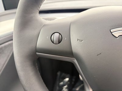 2024 Tesla Model Y Performance