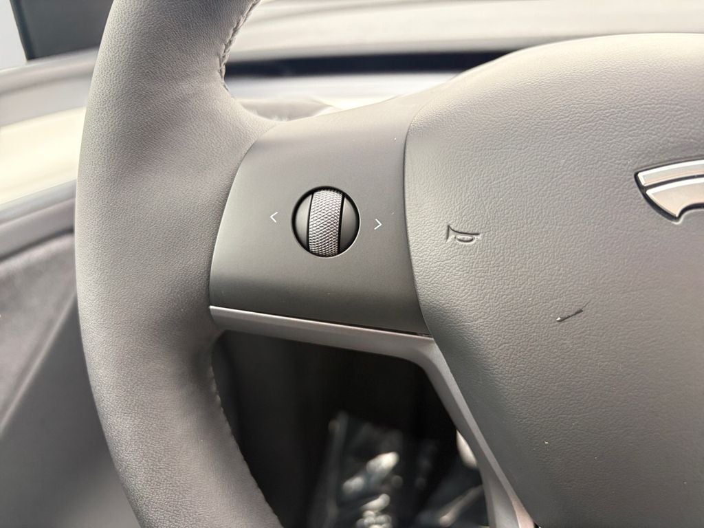 2024 Tesla Model Y Performance