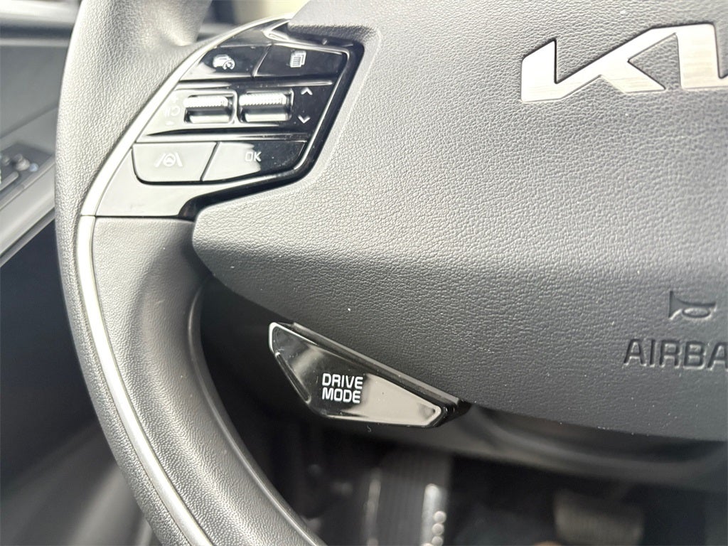2024 Kia Niro LX