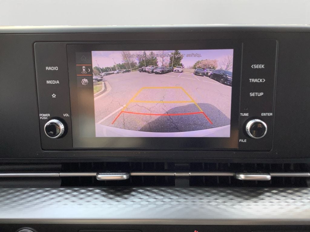 2024 Kia Carnival LX