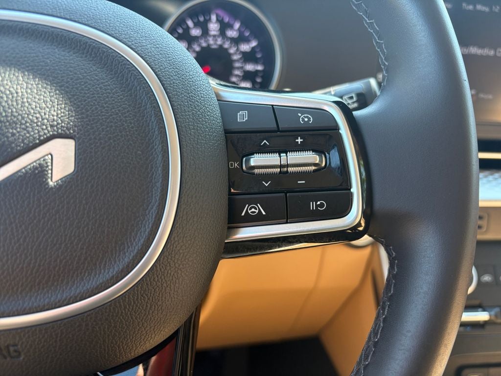 2024 Kia Carnival LX