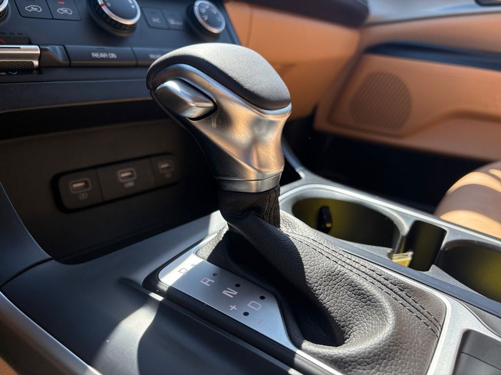 2024 Kia Carnival LX
