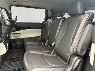 2022 Kia Carnival SX