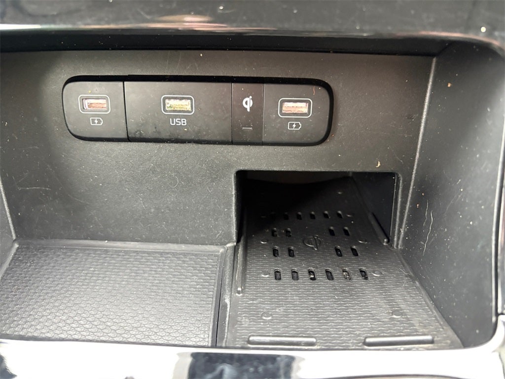 2022 Kia Carnival SX