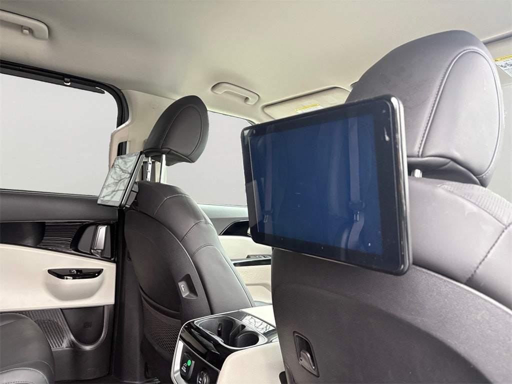 2022 Kia Carnival SX