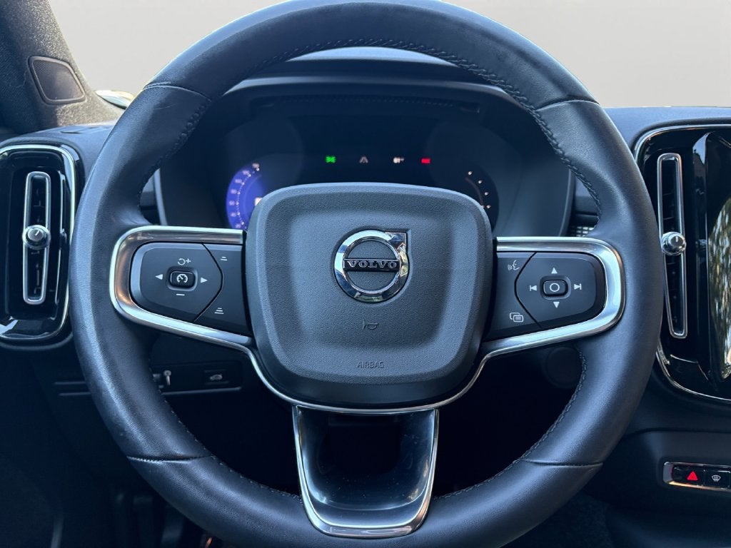2022 Volvo XC40 Recharge Pure Electric P8
