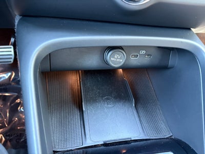 2022 Volvo XC40 Recharge Pure Electric P8