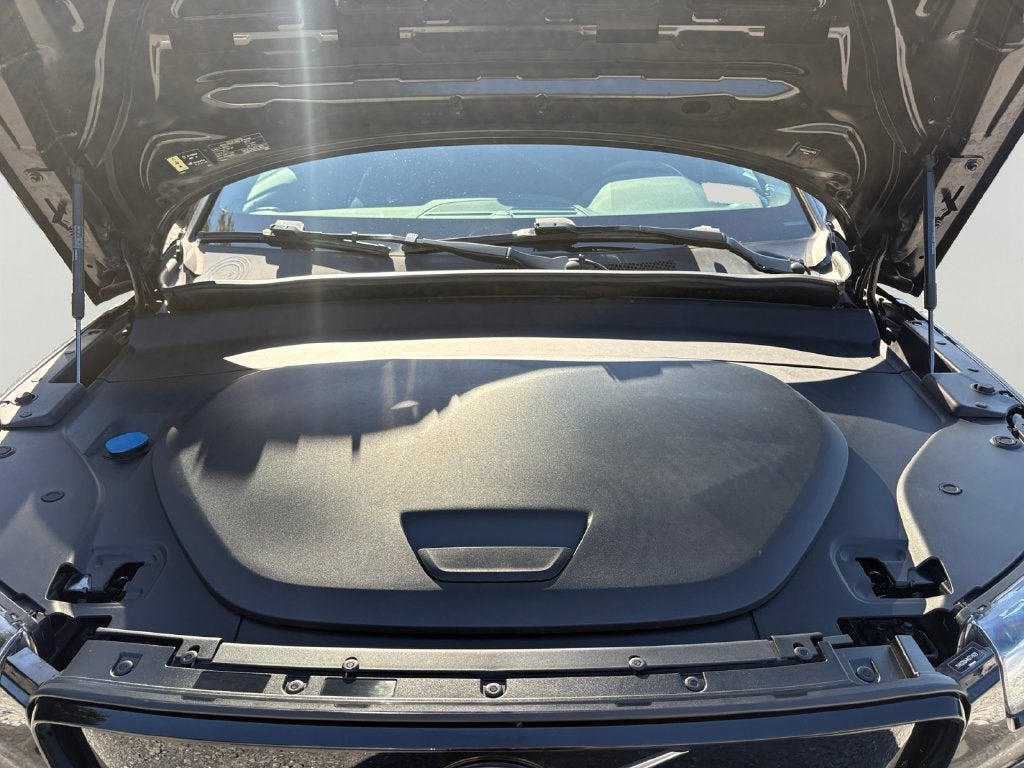 2022 Volvo XC40 Recharge Pure Electric P8
