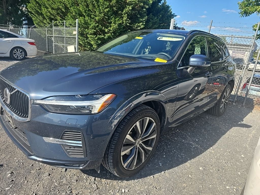 2022 Volvo XC60 B5 Momentum